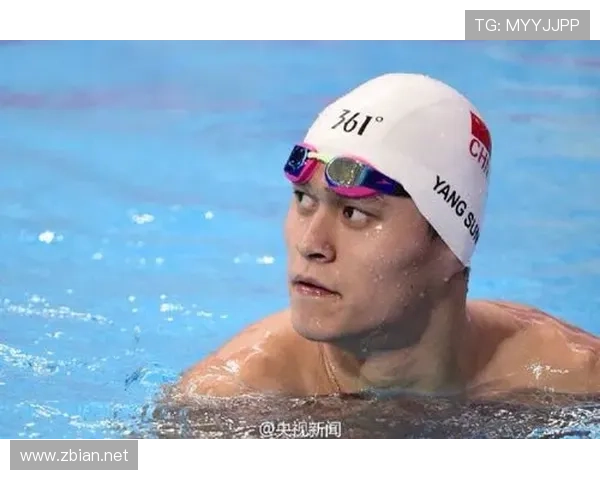 孙杨戴着名表啃泡面，隔着屏幕都能感到差距